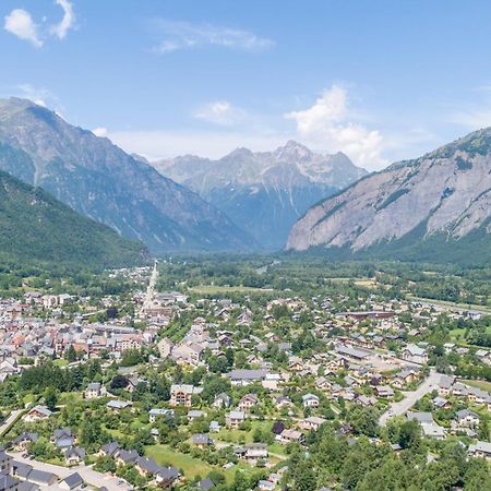 ホテル Camping Le Colporteur Le Bourg-dʼOisans エクステリア 写真