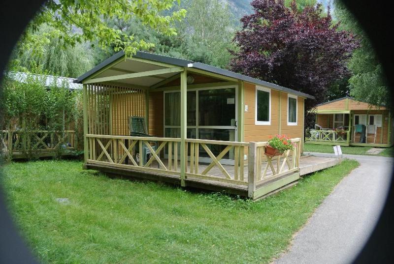 ホテル Camping Le Colporteur Le Bourg-dʼOisans エクステリア 写真