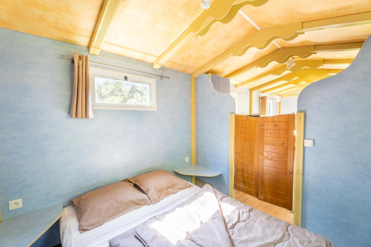 ホテル Camping Le Colporteur Le Bourg-dʼOisans エクステリア 写真
