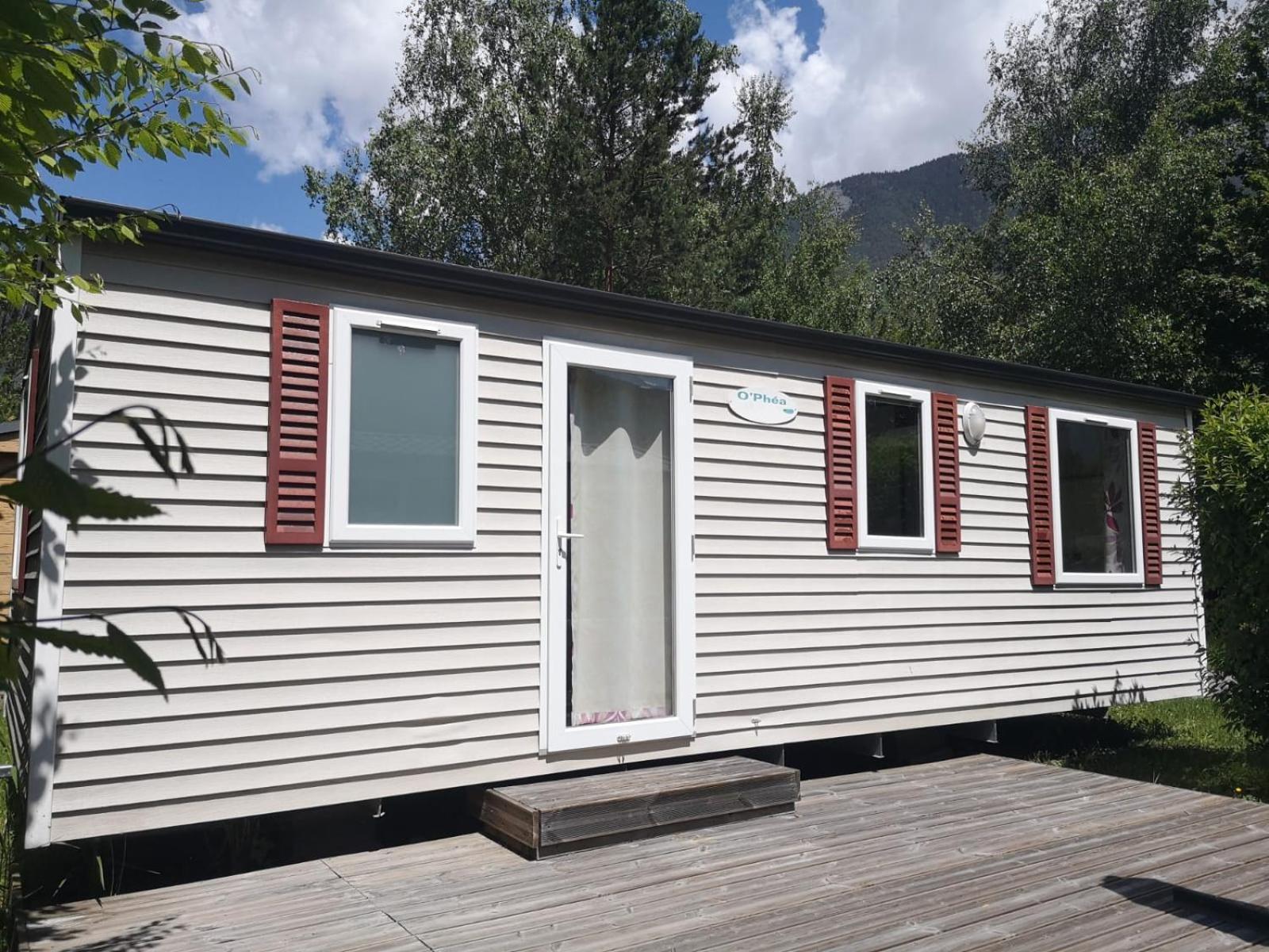ホテル Camping Le Colporteur Le Bourg-dʼOisans エクステリア 写真