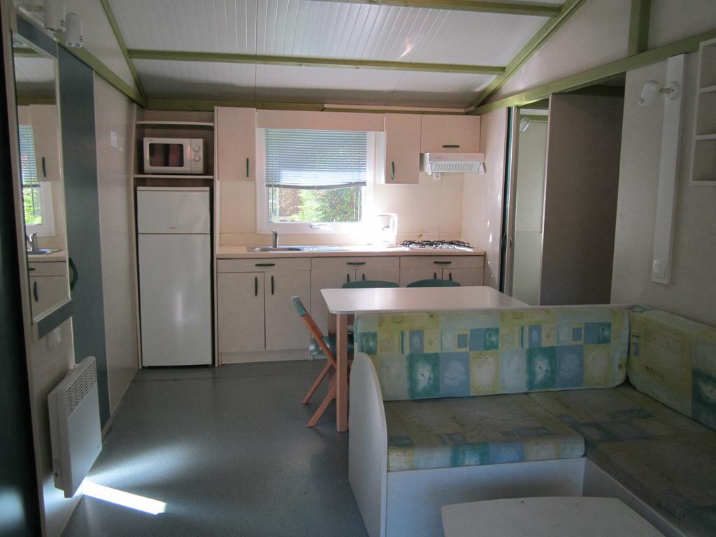 ホテル Camping Le Colporteur Le Bourg-dʼOisans エクステリア 写真
